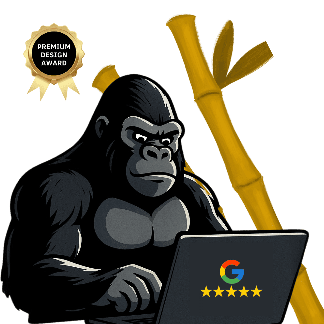 Gorila z bambusom in Google oceno za prenosnikom